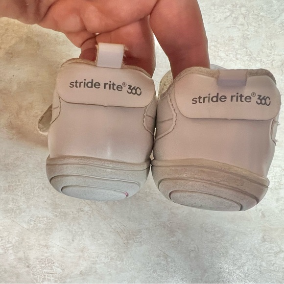 Stride Rite Taye 2.0 Shoes Size 5 White Boys Girls Unisex Walker Sneakers Velcro - Picture 4 of 9